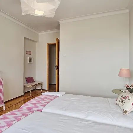 Apartman Fuer 20 Personen In Lissabon, Regio De Costa De Lisboa
